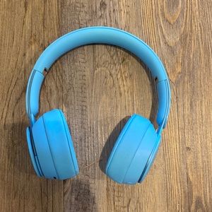 Light blue beats brand new